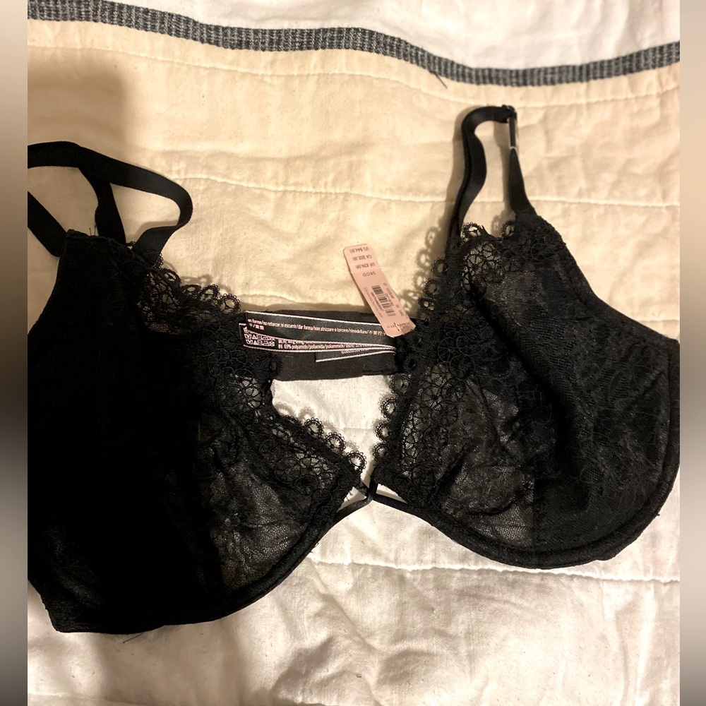 NWT Victoria’s Secret Black Lace Bra